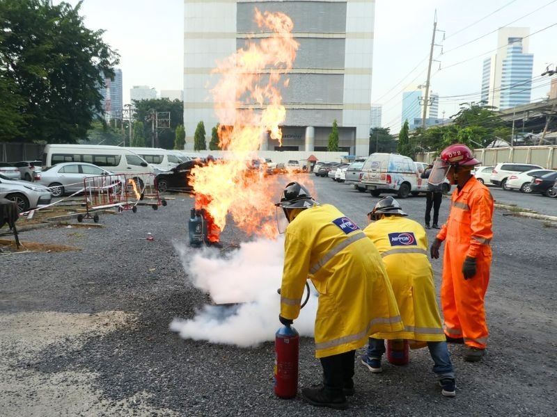 ซ้อมดับเพลิงและหนีไฟ